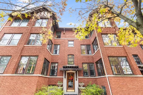 3949 W Waveland Ave #3, Chicago, IL 60618