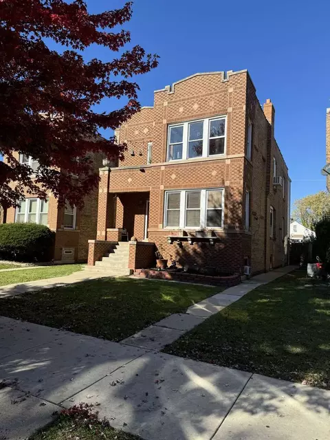 4858 W Roscoe St, Chicago, IL 60641