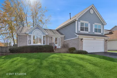 1152 Winding Glen Dr, Carol Stream, IL 60188