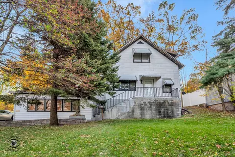 432 Maple Rd, Joliet, IL 60432