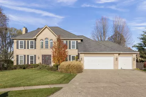 877 Stillwell Ct, Wheaton, IL 60189