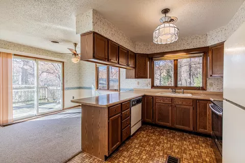 19 Acapulco Dr, Putnam, IL 61560 photo 6