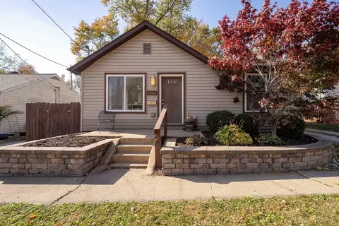 1520 N Linden St, Bloomington, IL 61701