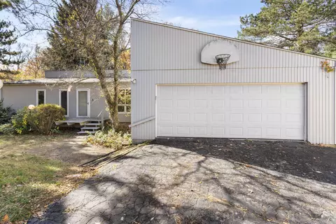 5286 Lake Crest Rd, Caledonia, IL 61011