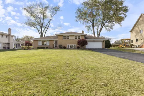 6 N556 Fairway Ln, Itasca, IL 60143