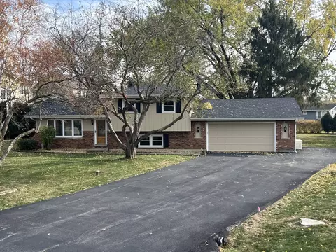 24901 W Linda Ln, Naperville, IL 60564