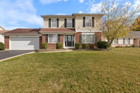 76 Blackberry Trl, Aurora, IL 60506