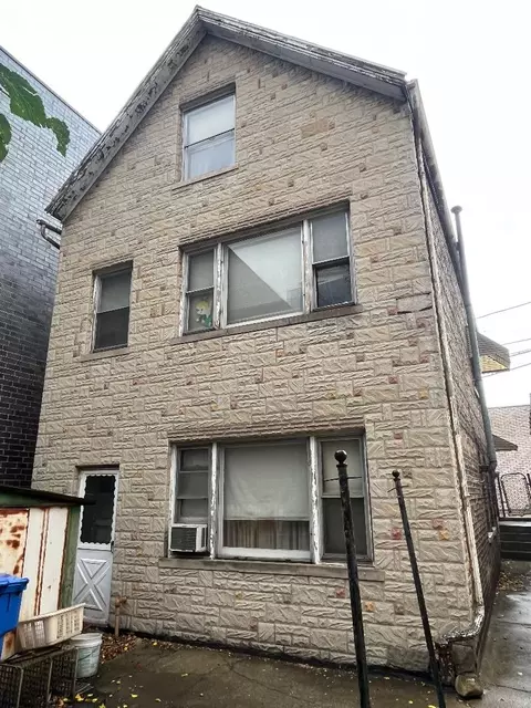 2212 W Shakespeare Ave, Chicago, IL 60647