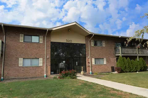 7410 Brookdale Dr #204, Darien, IL 60561