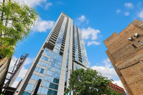 303 W Ohio St #1604, Chicago, IL 60654