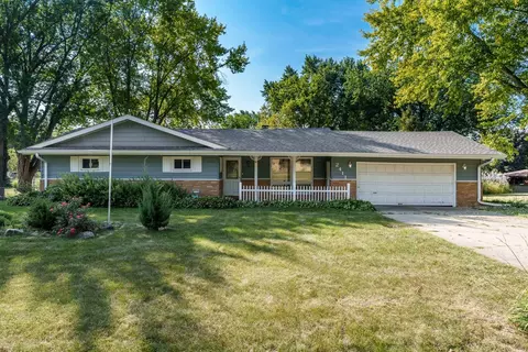 2411 Whale Ave, Rockford, IL 61109