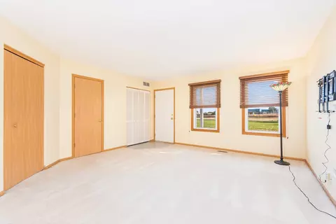 2000 Union Mill Dr, Aurora, IL 60503 photo 4