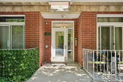934 W Fry St #3E, Chicago, IL 60642