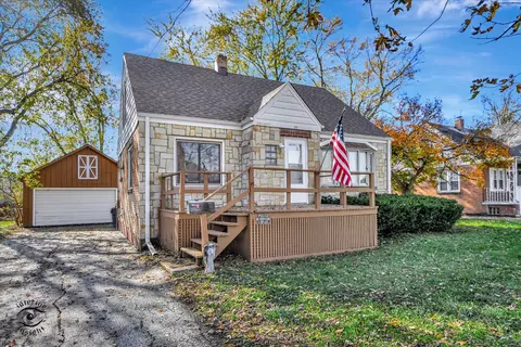 28 E 31st St, Steger, IL 60475