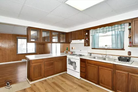 28 E 31st St, Steger, IL 60475 photo 7
