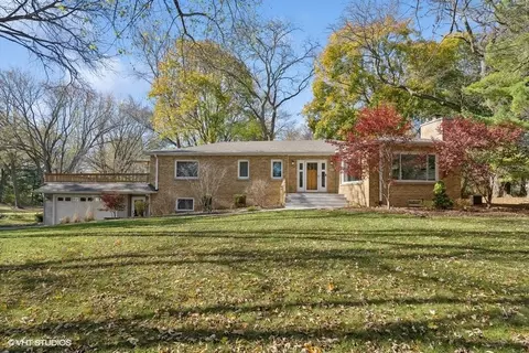 310 Warwick Rd, Tower Lakes, IL 60010