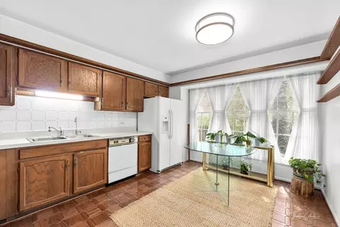 1816 Courtenay Dr, Wheaton, IL 60189 photo 8
