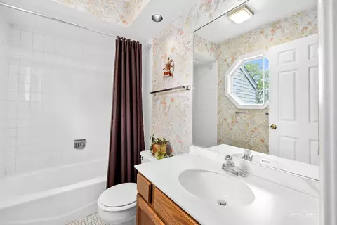 1816 Courtenay Dr, Wheaton, IL 60189 photo 18