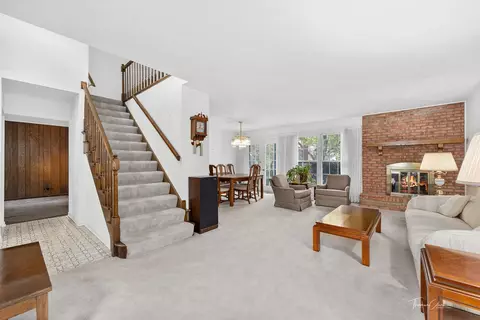 1816 Courtenay Dr, Wheaton, IL 60189 photo 3