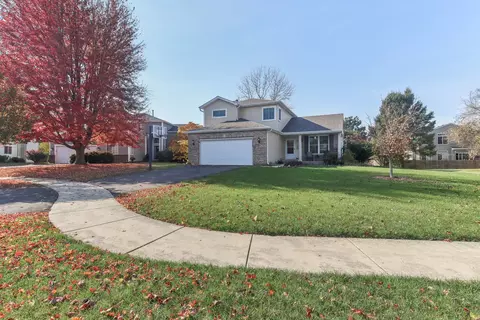 1907 Apple Valley Rd, Bolingbrook, IL 60490