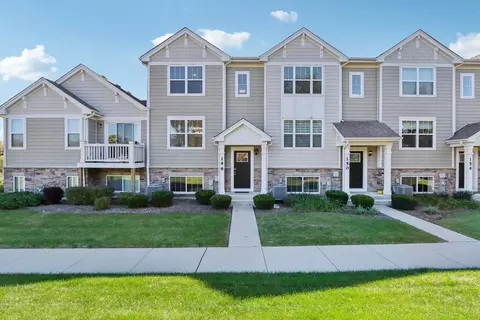 146 Goldenrod Dr, Elgin, IL 60124