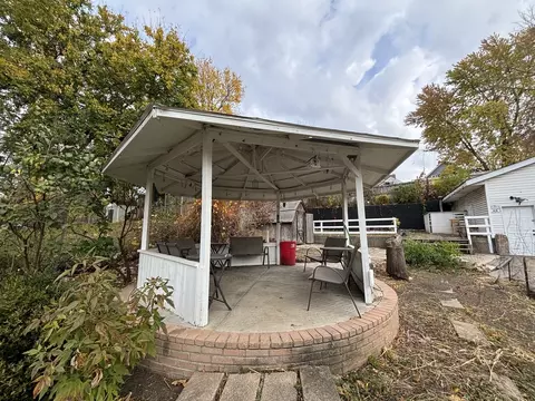 665 Wellington Ave, Elgin, IL 60120 photo 14