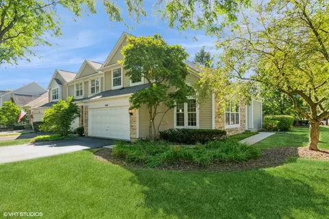 1541 Diamond Dr, Hoffman Estates, IL 60192