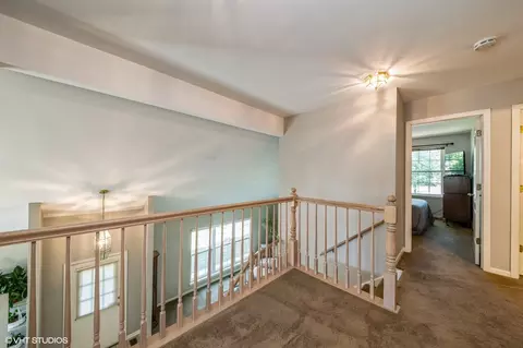 Entry Way - 1541 Diamond Dr, Hoffman Estates, IL 60192 photo 2 of 2