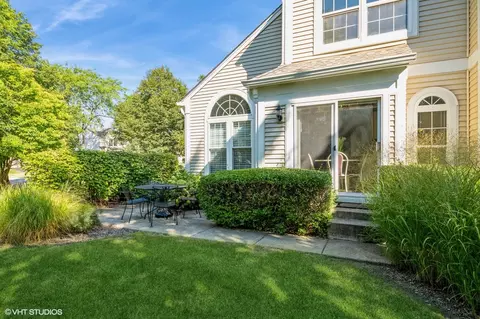 Exterior - 1541 Diamond Dr, Hoffman Estates, IL 60192 photo 6 of 6