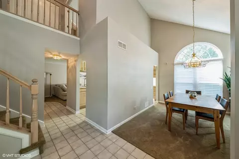 Entry Way - 1541 Diamond Dr, Hoffman Estates, IL 60192 photo 1 of 2