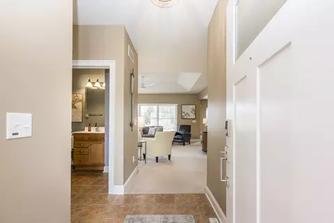 2 Arbor Ct, Bloomington, IL 61704 photo 3