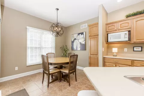 2 Arbor Ct, Bloomington, IL 61704 photo 9