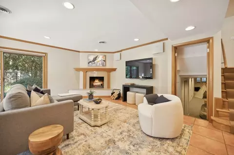 Living - 900 Oak Dr, Glencoe, IL 60022 photo 11 of 11