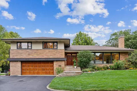 Exterior - 900 Oak Dr, Glencoe, IL 60022 photo 2 of 7