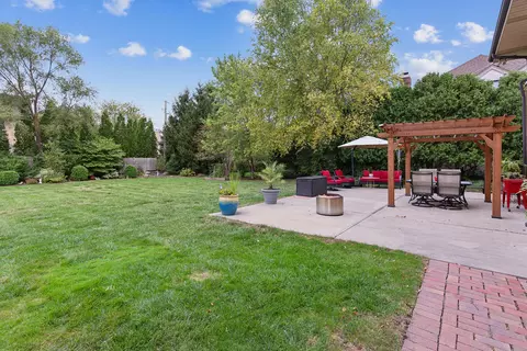 Exterior - 900 Oak Dr, Glencoe, IL 60022 photo 4 of 7