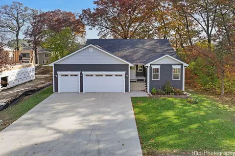 34465 N Hickory Ln, Round Lake, IL 60073