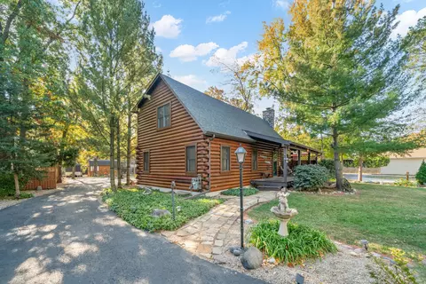 956 Holiday Dr, Lake Holiday, IL 60548