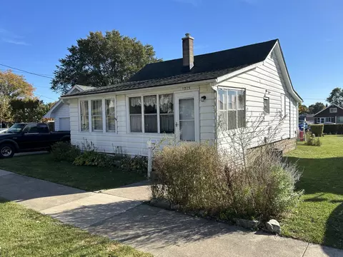 1015 Liberty St, Aurora, IL 60505