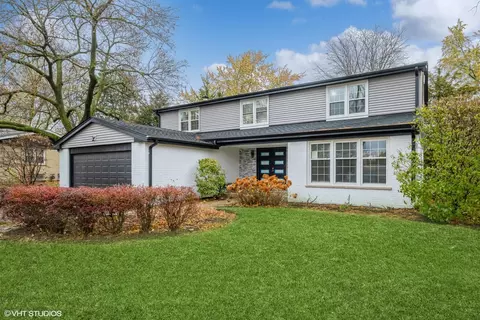 3724 Maple Leaf Dr, Glenview, IL 60026