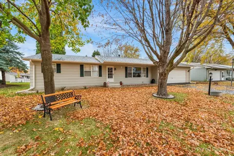 320 W Cleveland St, Waterman, IL 60556