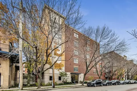 2330 W Saint Paul Ave #204, Chicago, IL 60647