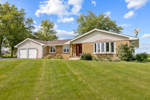 50 W424 Plank Rd, Sycamore, IL 60178