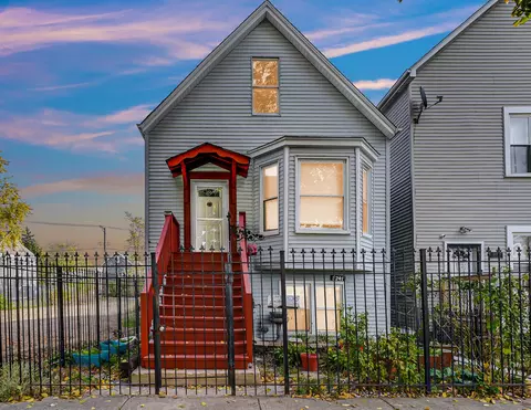 5241 S Honore St, Chicago, IL 60609