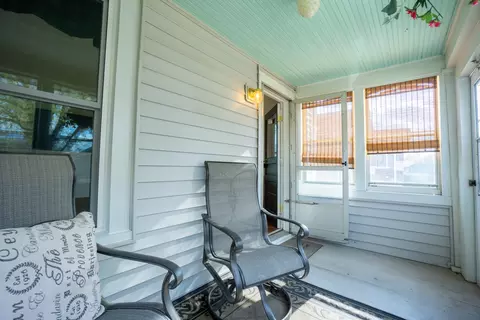 Exterior - 424 3rd Ave, Ottawa, IL 61350 photo 1 of 5