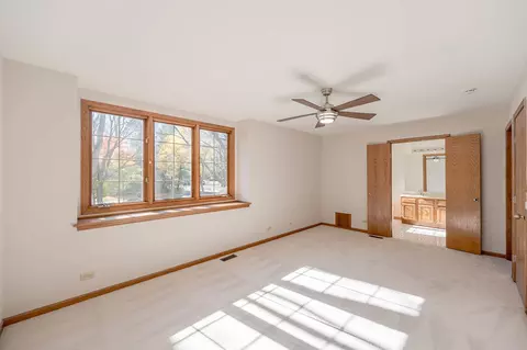 895 Millcreek Cir, Elgin, IL 60123 photo 7