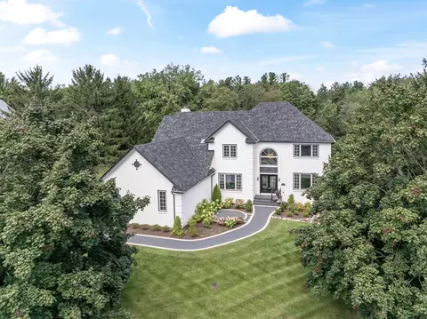 1548 Bobolink Cir, Woodstock, IL 60098