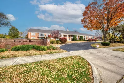 3001 Heritage Dr #203, Joliet, IL 60435