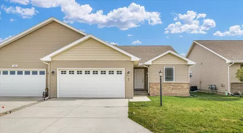 104 Sunset Ct, Fisher, IL 61843