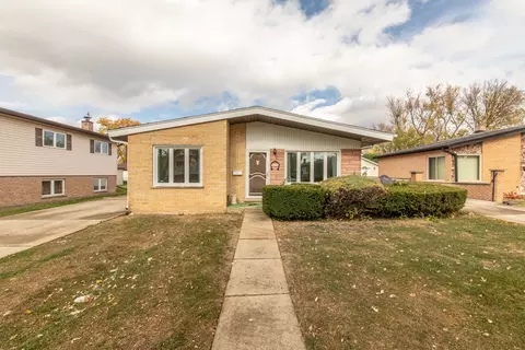 8424 W Madison Dr, Niles, IL 60714