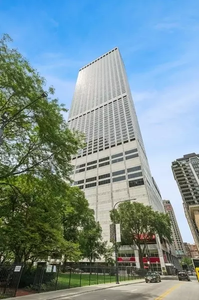 180 E Pearson St #4307, Chicago, IL 60611
